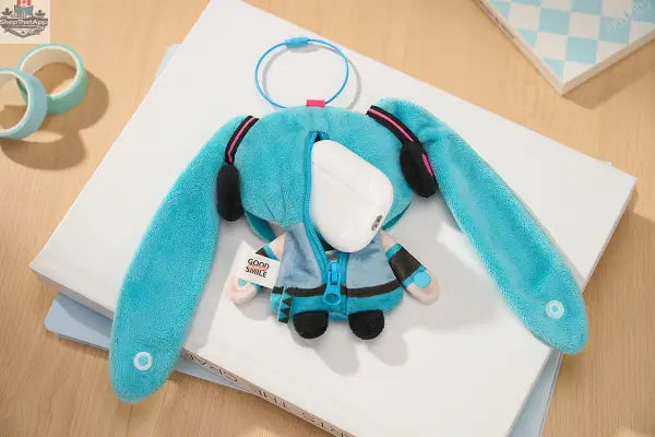 Hatsune Miku Character Vocal Series 01 keychain pouch from Hawk Collectibles, featuring anime-style character design and vibrant colors.