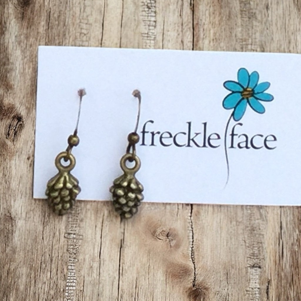 Pinecone Dangle Earrings - Nature-Inspired Hypoallergenic Jewelry - Shopthatapp.ca