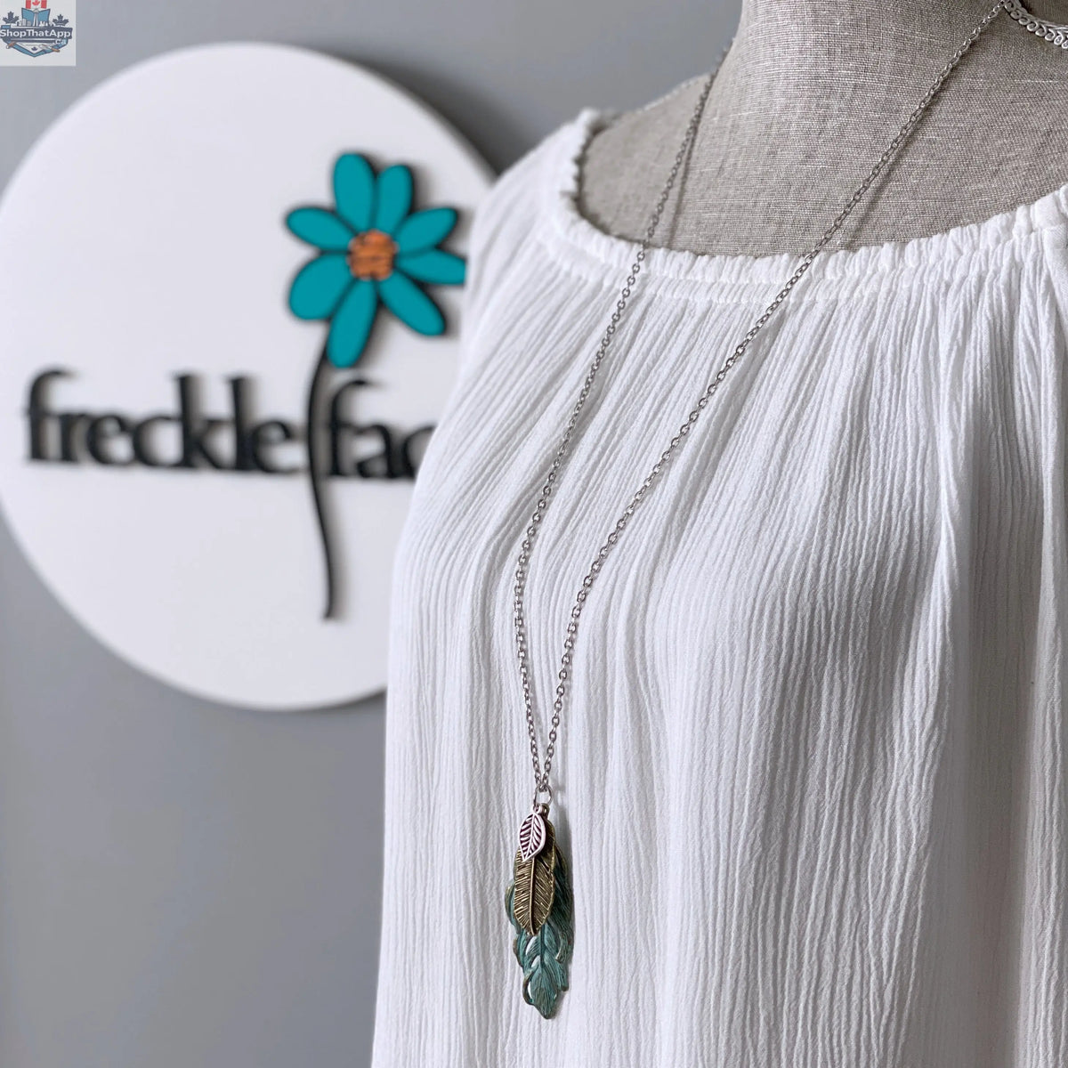 Patina Feather Necklace - Shopthatapp.ca