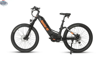 E-Vélo EUNORAU QUEBEC SPECTER-ST 2.0 electric bicycle with sleek frame and handlebar controls, front suspension, and disc brakes.