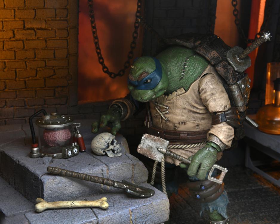 Universal Monsters x Teenage Mutant Ninja Turtles Ultimate Leonardo as The Hunchback - Www.Shopthatapp.ca