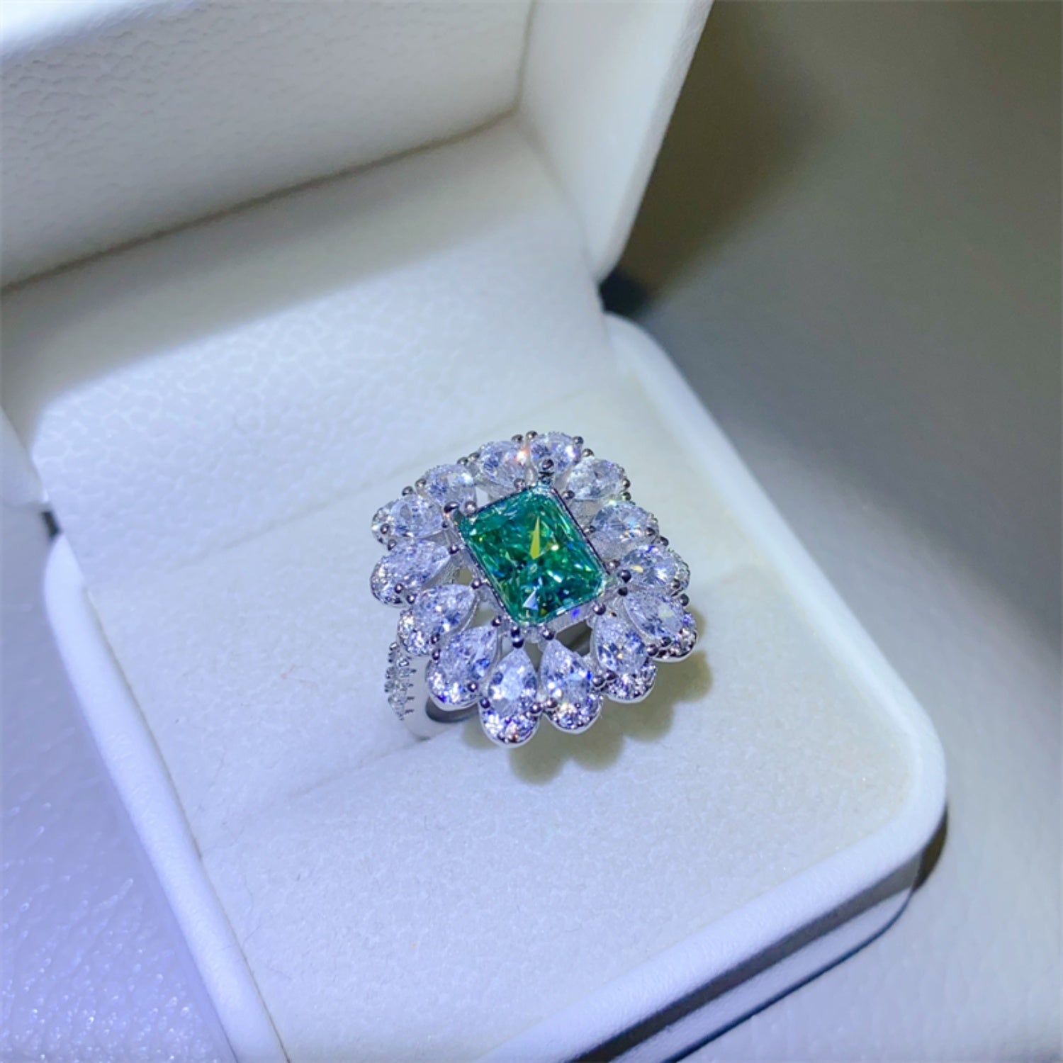 3 Carat Moissanite Ring in 925 Sterling Silver - Shopthatapp.ca