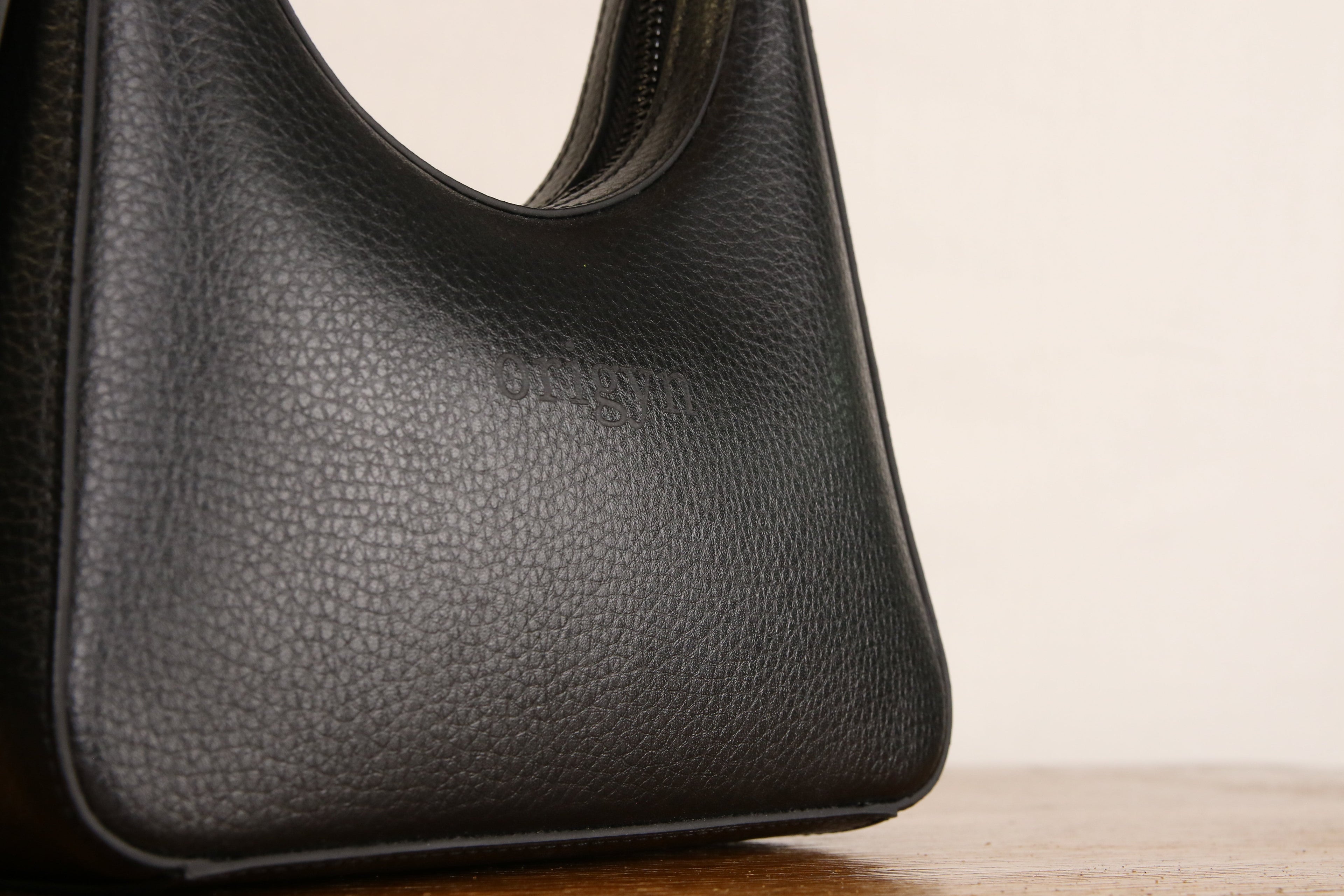 Origyn 01 - Plant-Based Vegan Leather Shoulder Handbag - Made with Plastic-Free MIRUM® - Shopthatapp.ca