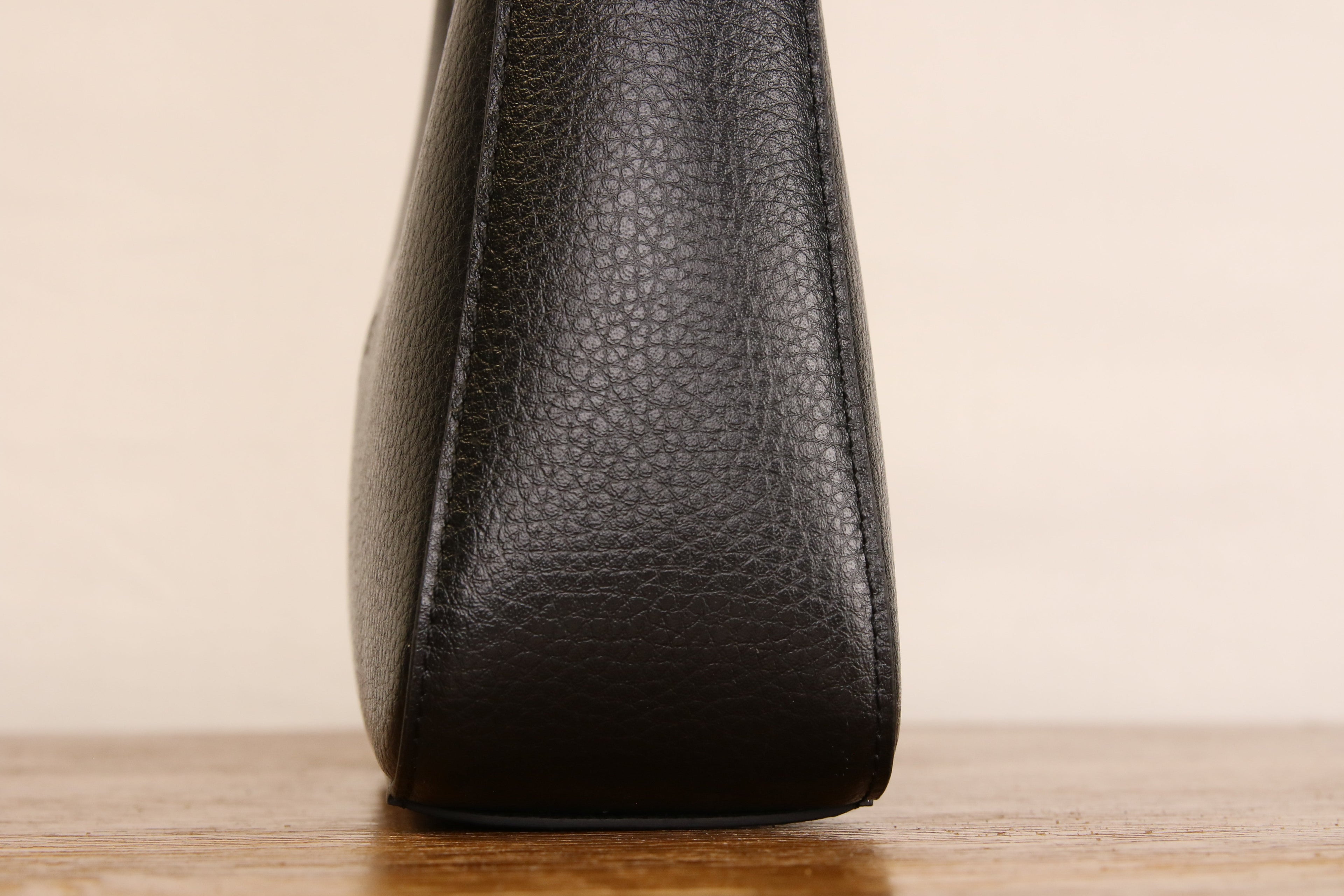 Origyn 01 - Plant-Based Vegan Leather Shoulder Handbag - Made with Plastic-Free MIRUM® - Shopthatapp.ca