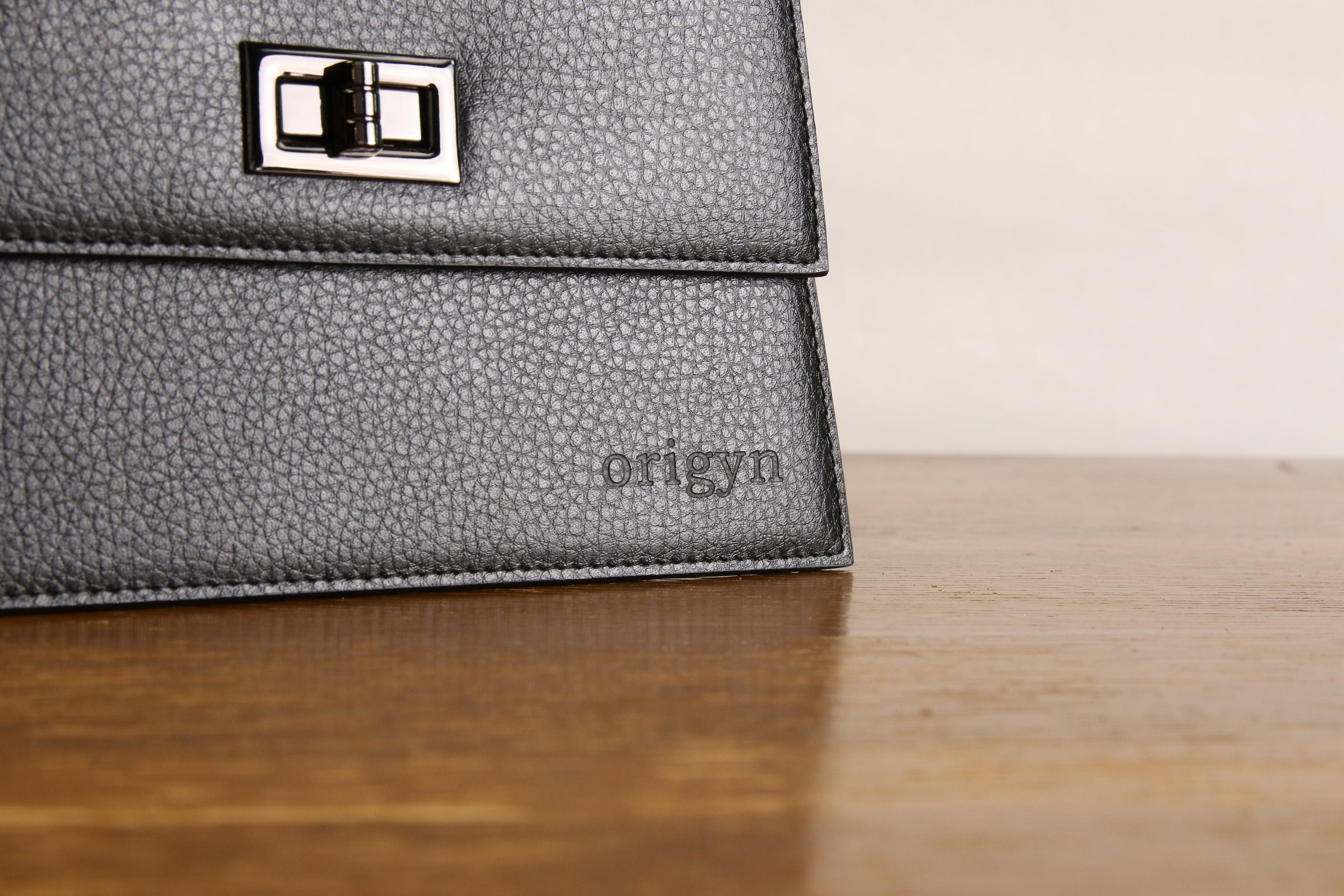 Origyn 03 - Plant-Based Vegan Leather Kelly Bag - Made with Plastic-Free MIRUM® - Shopthatapp.ca