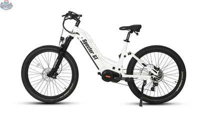 E-Vélo EUNORAU QUEBEC SPECTER-ST 2.0 electric bicycle with sleek frame, battery, and handlebars displayed in a side view.