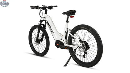 E-Vélo EUNORAU QUEBEC Specter-ST 2.0 electric bicycle with sleek frame and 11-speed gear system.