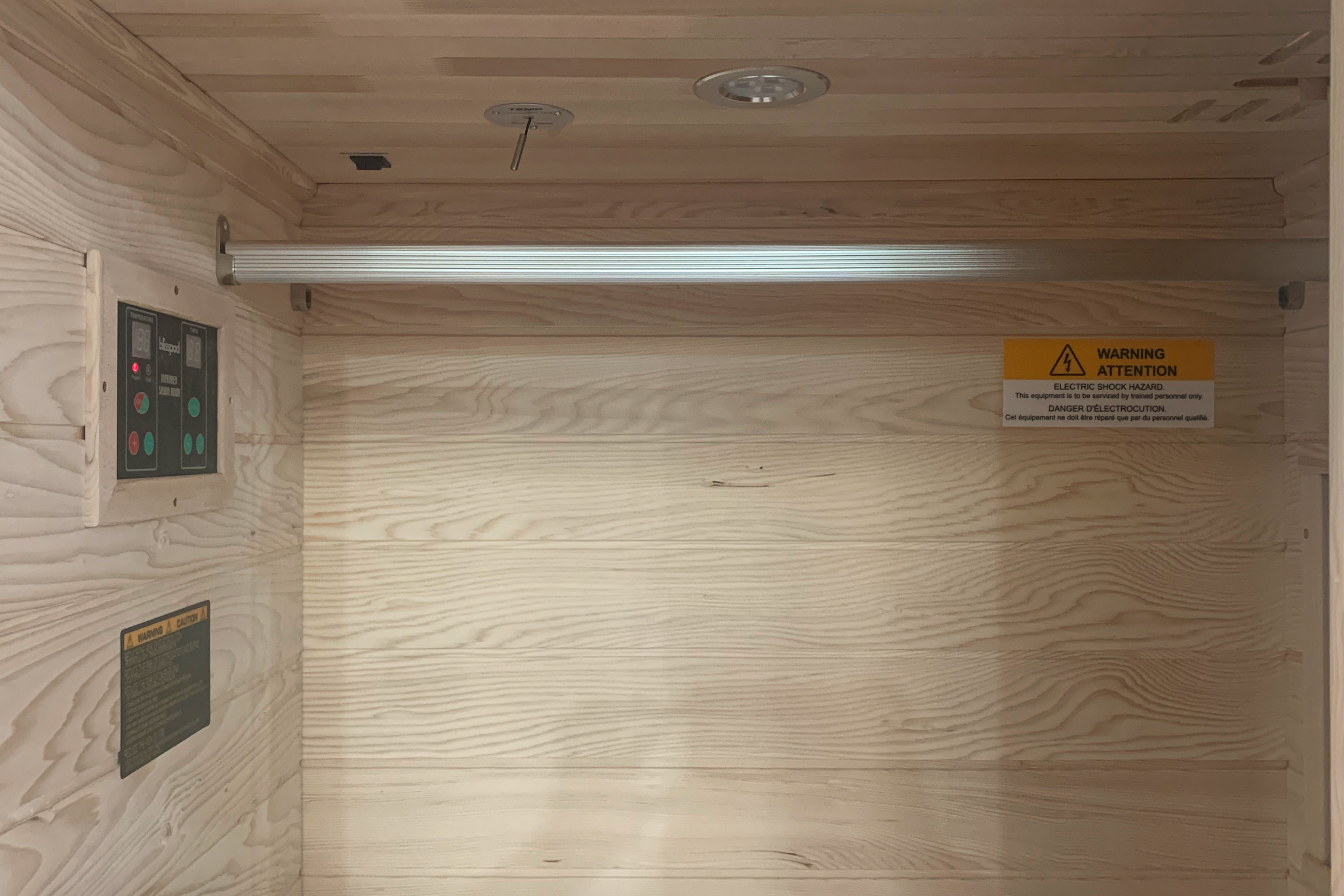 Blisspod | Vienna | Far Infrared Sauna | Canadian Hemlock Very Low EMF | 72.8"H x 35.4"W x 25.6"D | 1 Person - Www.Shopthatapp.ca