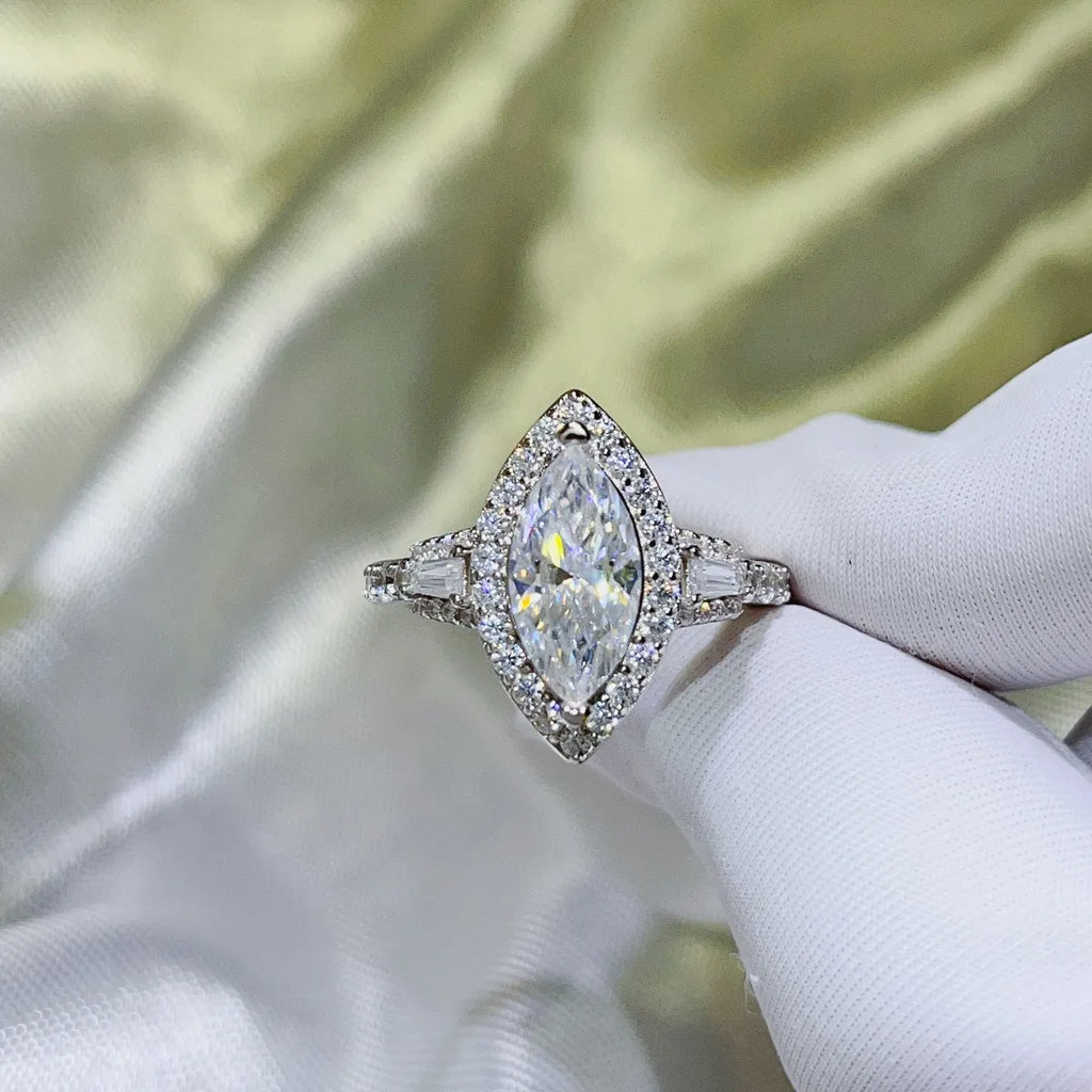2 Carat Moissanite Silver Ring in 925 Sterling Silver - Shopthatapp.ca