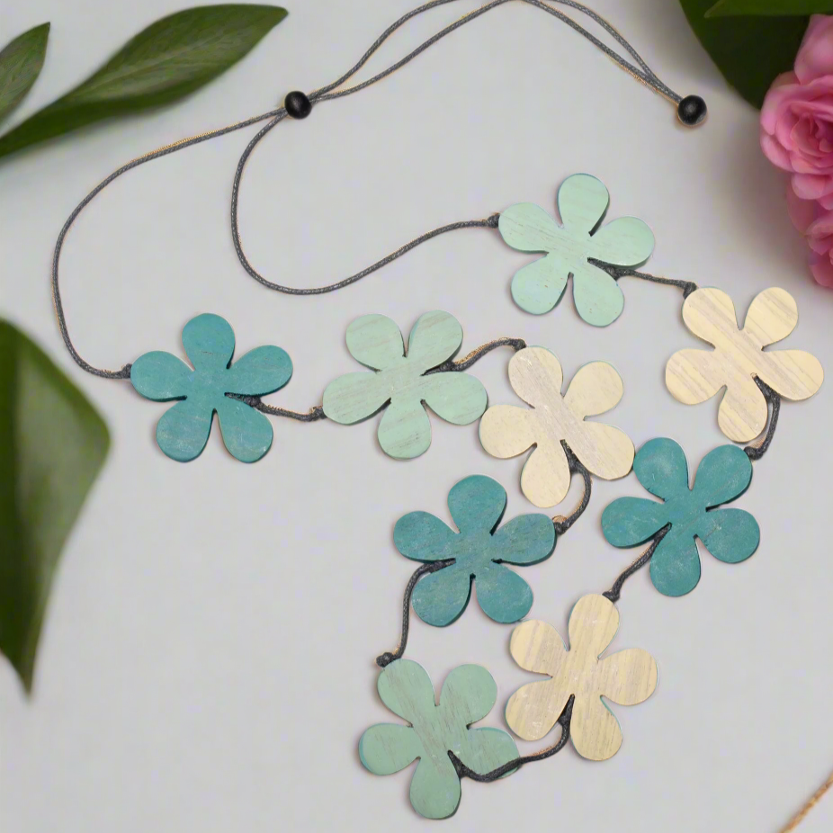 Wooden Flower Necklace - Shopthatapp.ca