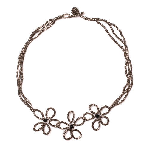 Beaded Flower Necklace - Shopthatapp.ca