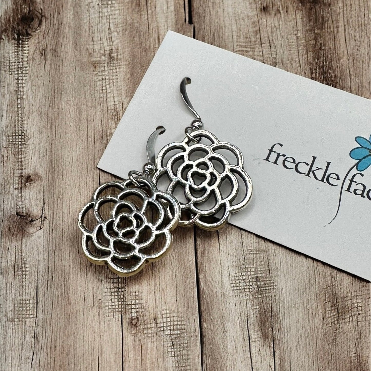 Rose Flower Earrings - Shopthatapp.ca