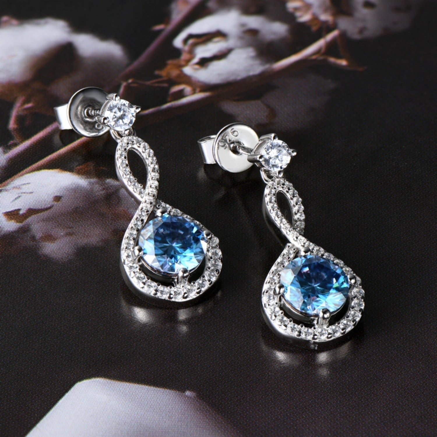 1 Carat Moissanite Silver Earrings in 925 Sterling Silver - Shopthatapp.ca