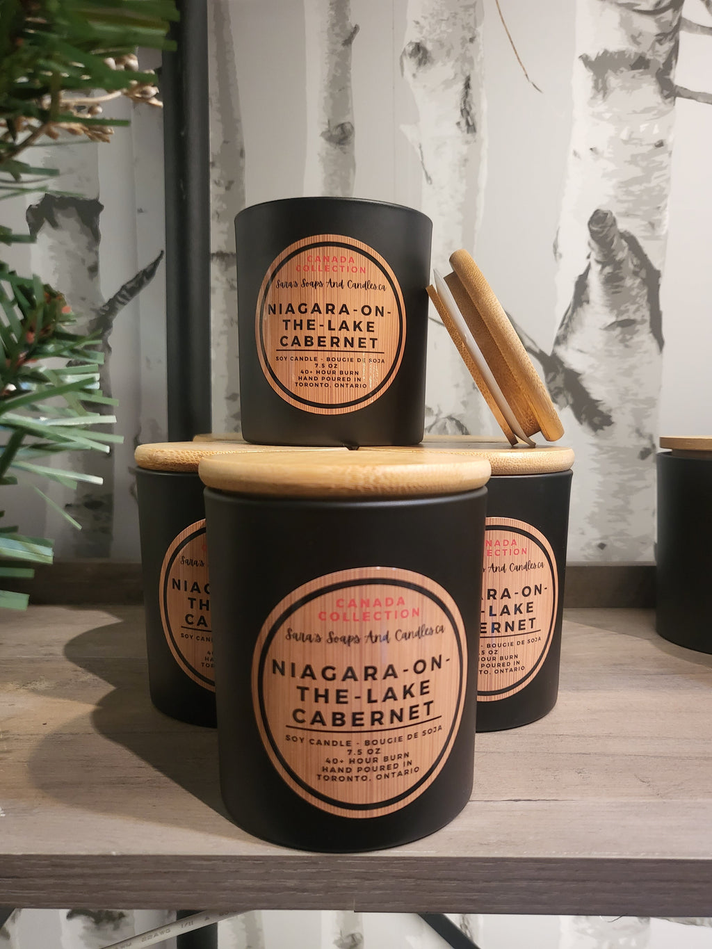 Niagara on the lake cabernet: wood wick candle - Shopthatapp.ca