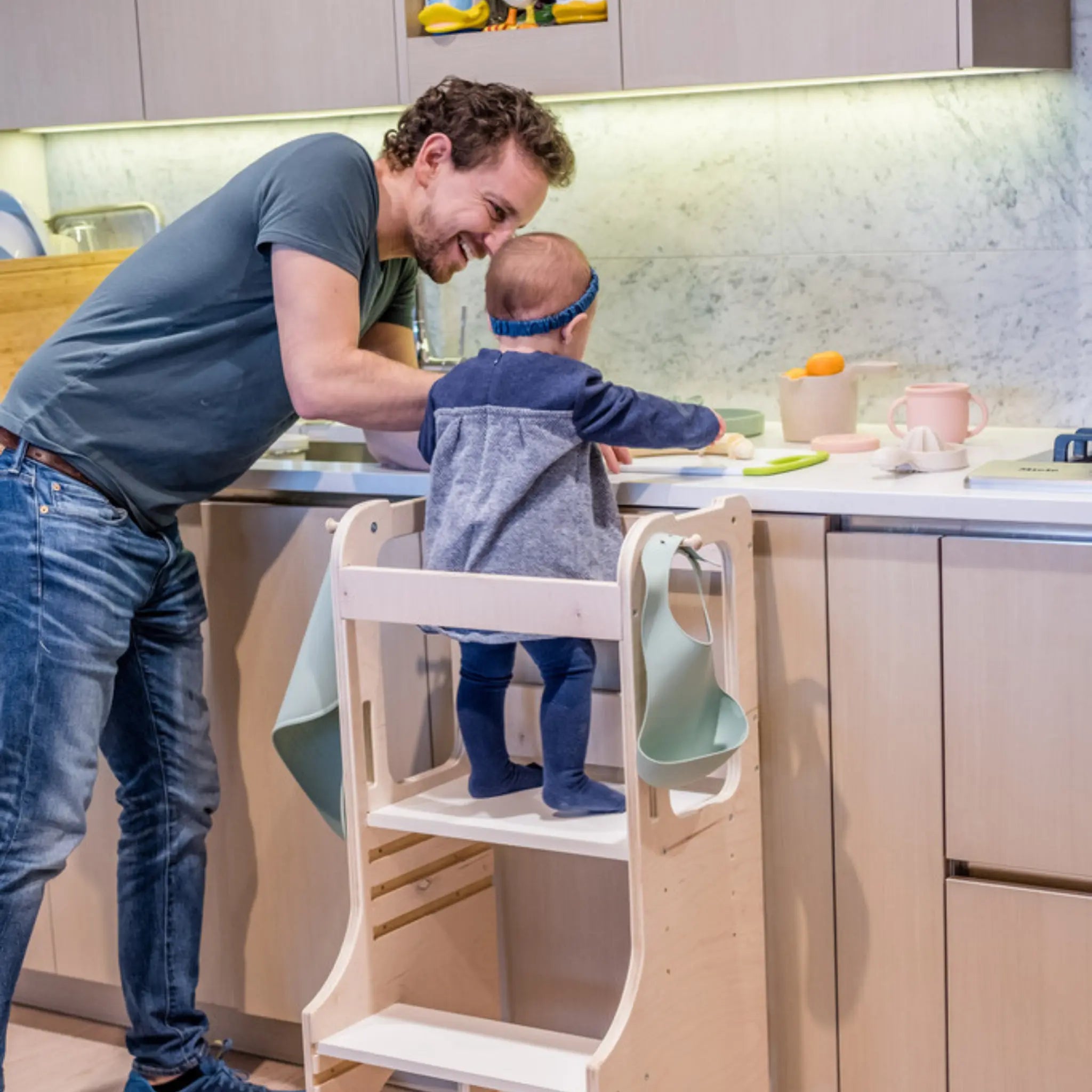 KIWI Kitchen Tower - Activity and Learning Stool for Kids - Shopthatapp.ca