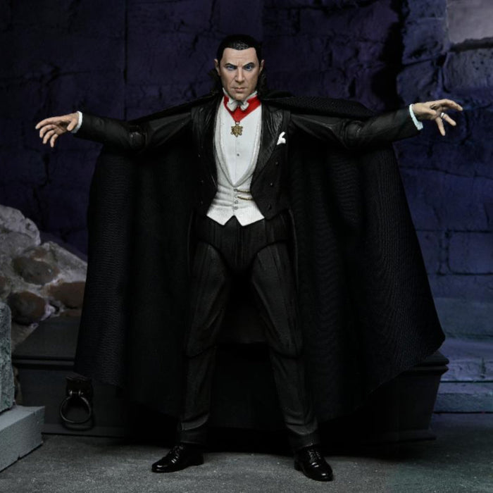 Universal Monsters – 7" Scale Action Figure - Ultimate Dracula - Transylvania - Www.Shopthatapp.ca