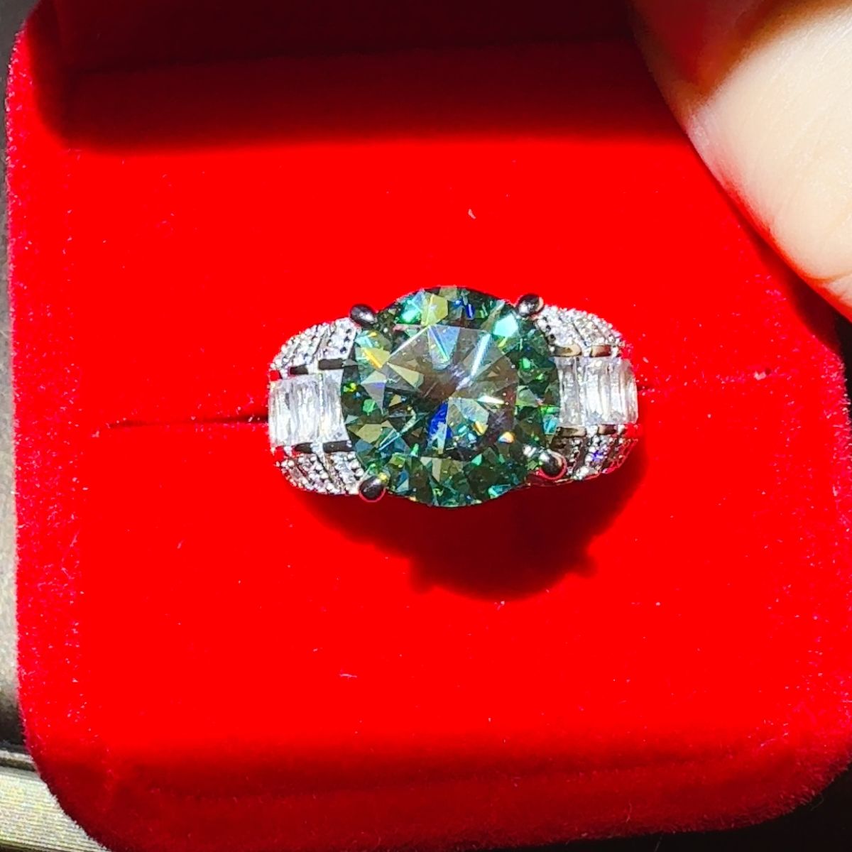 5 Carat Moissanite Ring in 925 Sterling Silver - Shopthatapp.ca