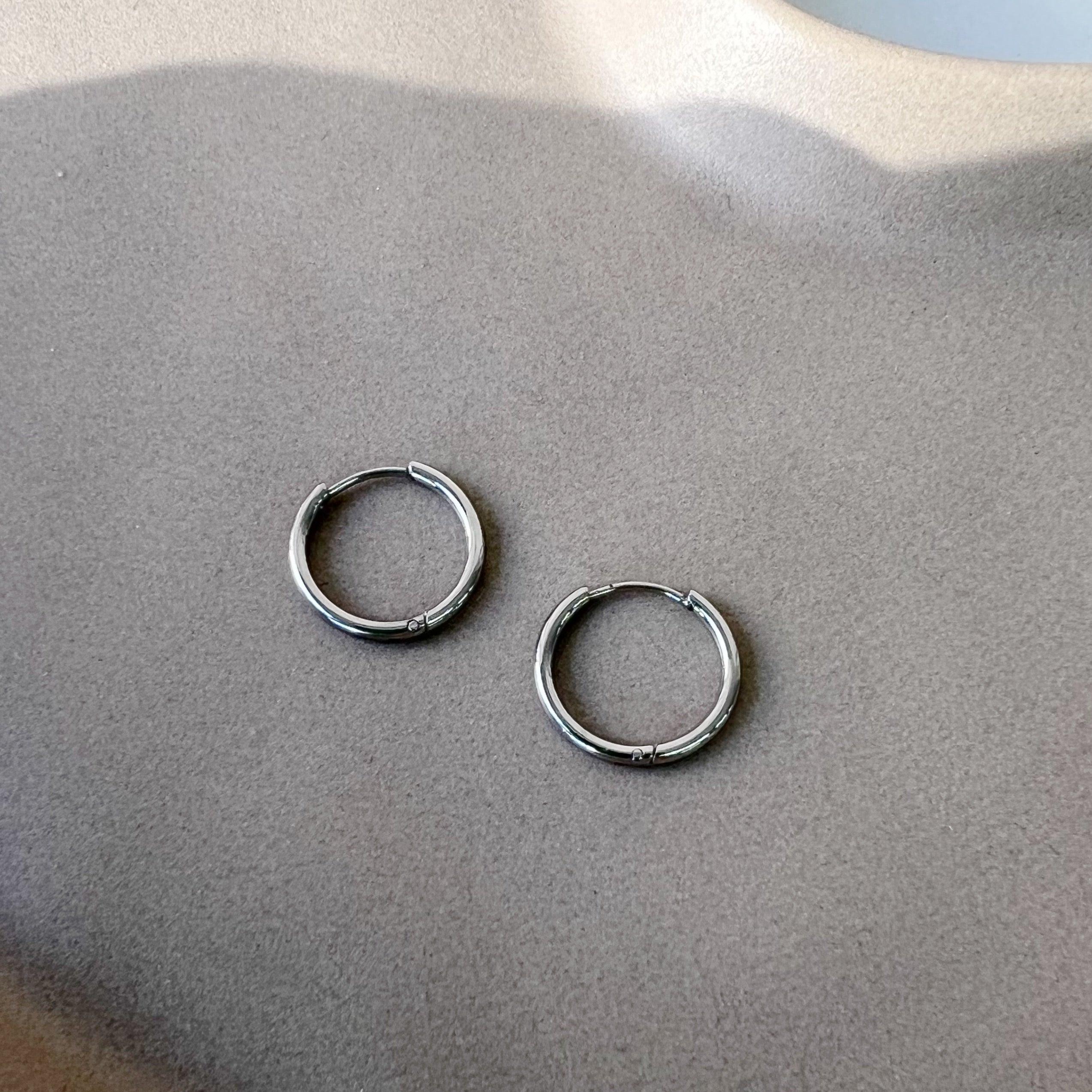 Les Petits Hoops - Www.Shopthatapp.ca
