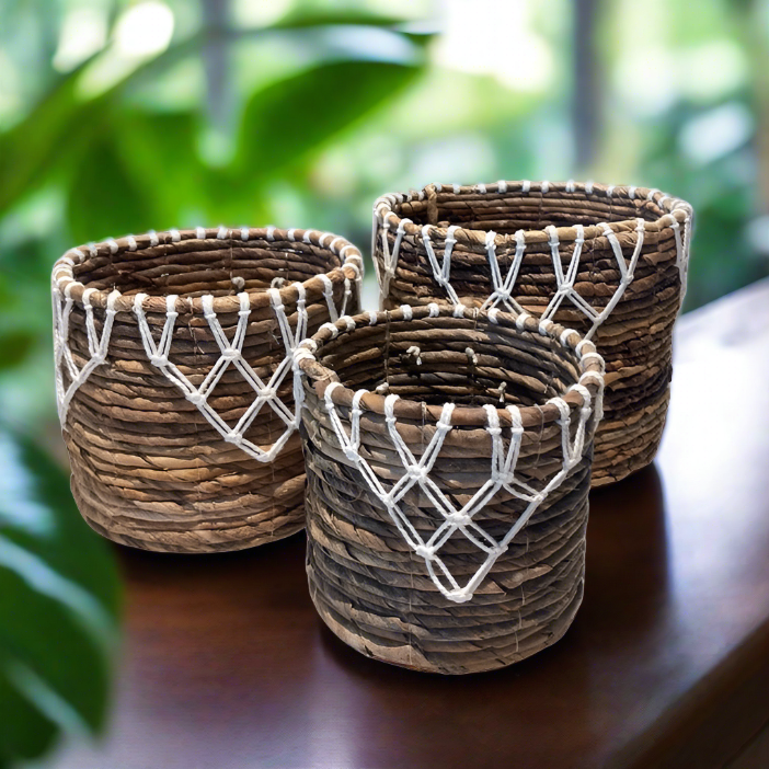 Banana Leaf Macrame Planter Basket for Stylish Home Decor - Shopthatapp.ca