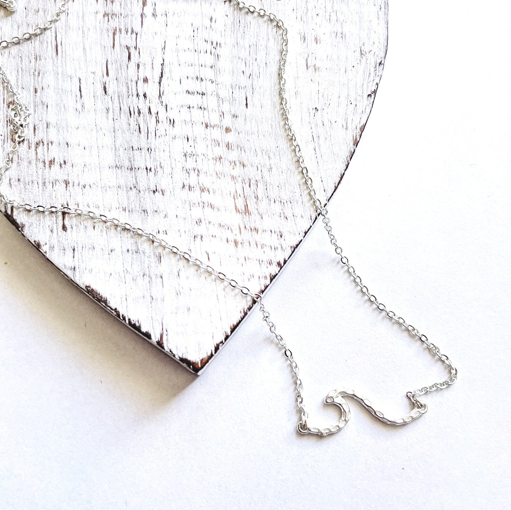 Chainlink Necklace Wave Pendant in Silver Plate - Shopthatapp.ca
