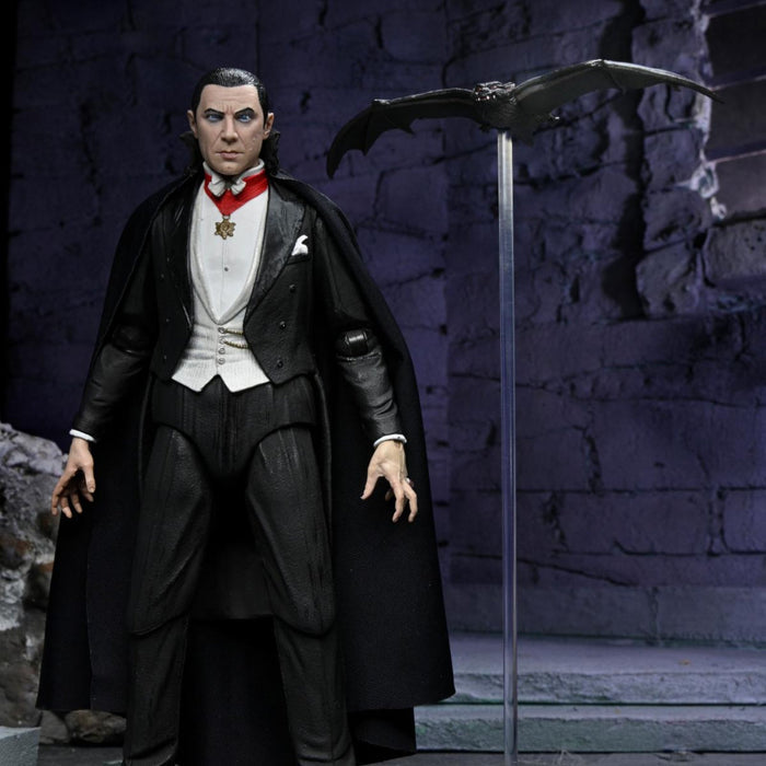 Universal Monsters – 7" Scale Action Figure - Ultimate Dracula - Transylvania - Www.Shopthatapp.ca