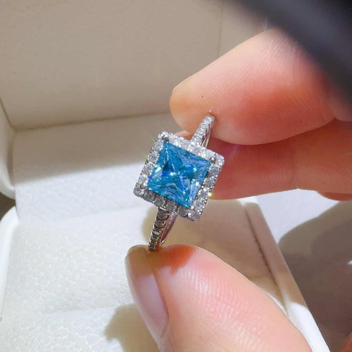2 Carat Moissanite Ring in 925 Sterling Silver Square Shape - Shopthatapp.ca