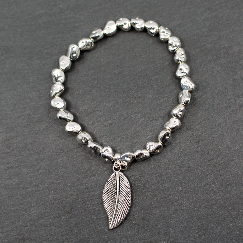 Leaf Charm Nugget Bracelet in Silver Plate - Triple Heart Necklace Silver Plate Alternative - Shopthatapp.ca