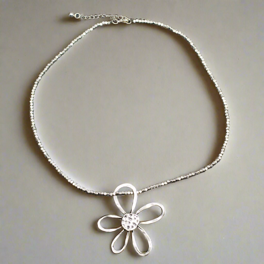 Open Flower Necklace Silver Plate - Elegant Floral Design - Shopthatapp.ca