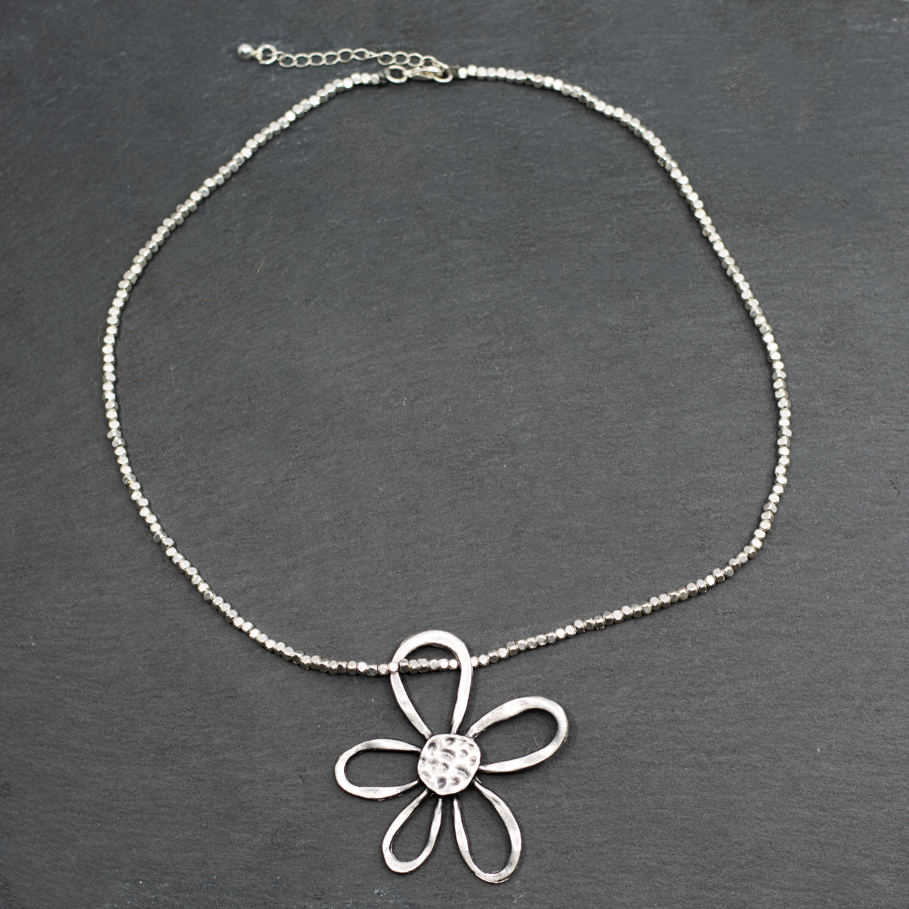 Open Flower Necklace Silver Plate - Elegant Floral Design - Shopthatapp.ca