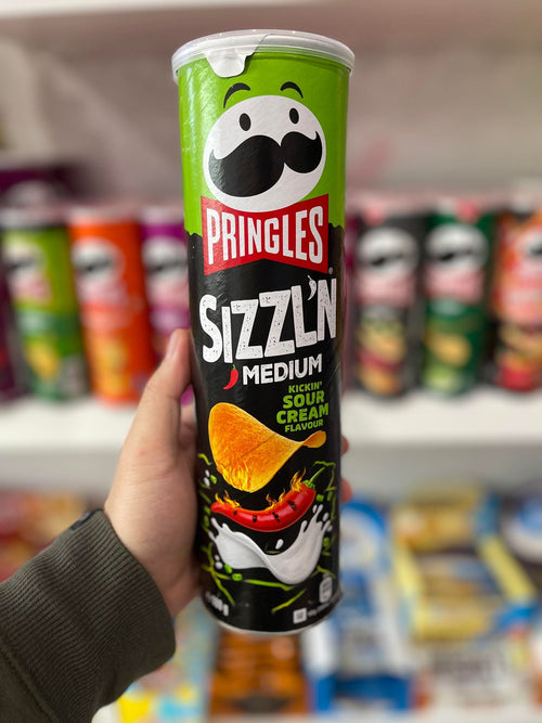 (UK) PRINGLES SIZZL'N MEDIUM KICKIN' SOUR CREAM - 180G - Www.Shopthatapp.ca