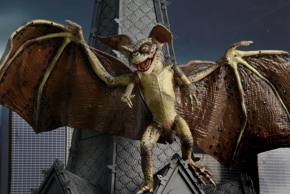 Gremlins 2 Bat Gremlin Deluxe Figure - Www.Shopthatapp.ca