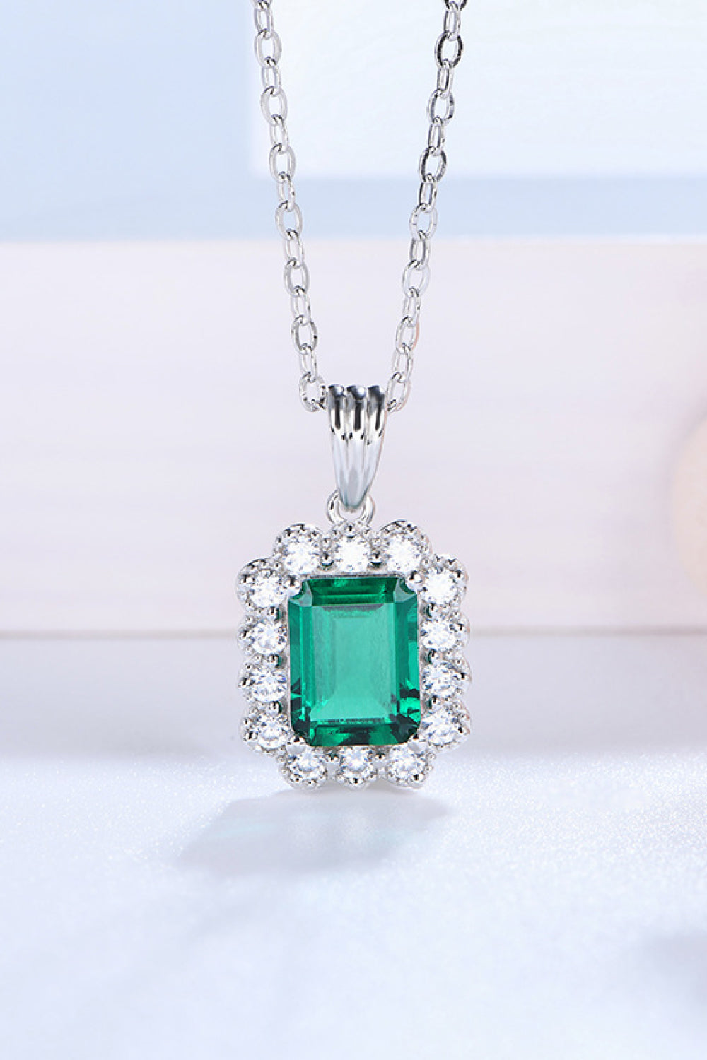 1.5 Carat Lab-Grown Emerald Pendant Necklace in 925 Sterling Silver - Shopthatapp.ca