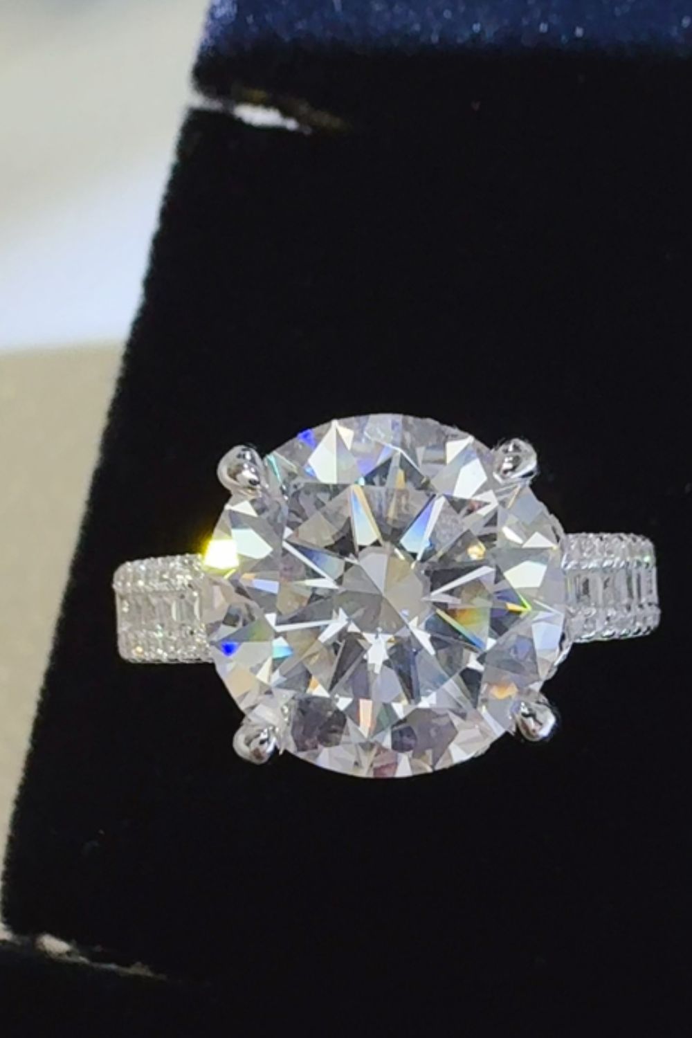 5 Carat Moissanite Ring in 925 Sterling Silver - Shopthatapp.ca