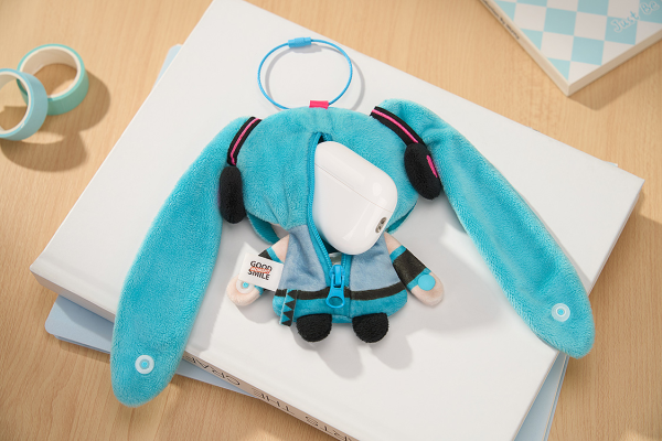 Character Vocal Series 01: Hatsune Miku Keychain Pouch - Www.Shopthatapp.ca