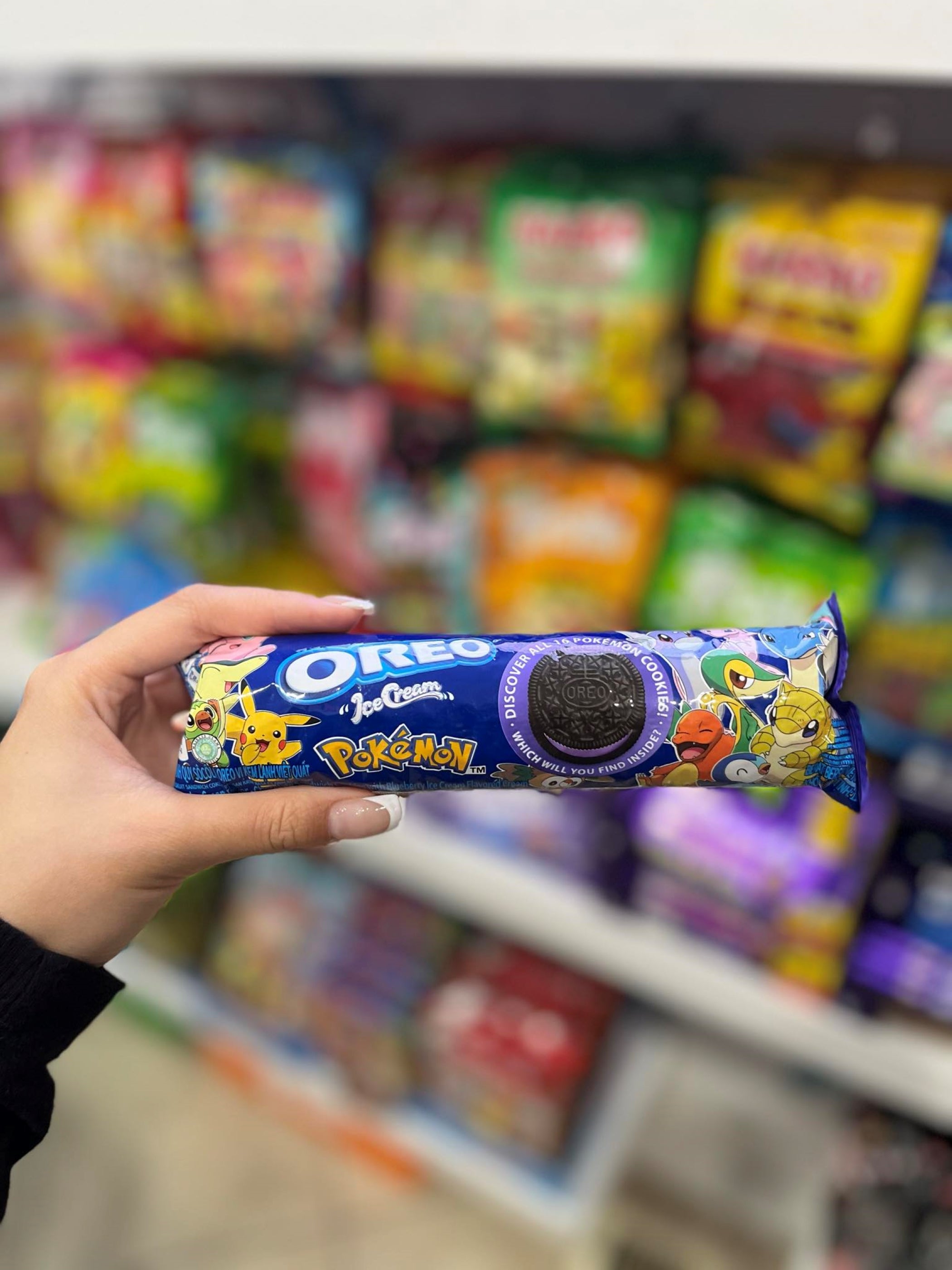 (INDONESIA) OREO X POKEMON BLUEBERRY ICE CREAM - 119.6G - Www.Shopthatapp.ca