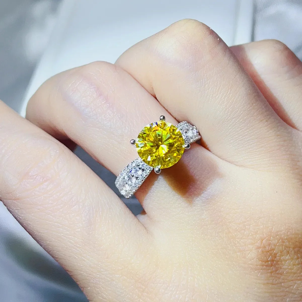 3 Carat Moissanite Ring in 925 Sterling Silver - Stunning Elegance in Fine Jewelry - Shopthatapp.ca