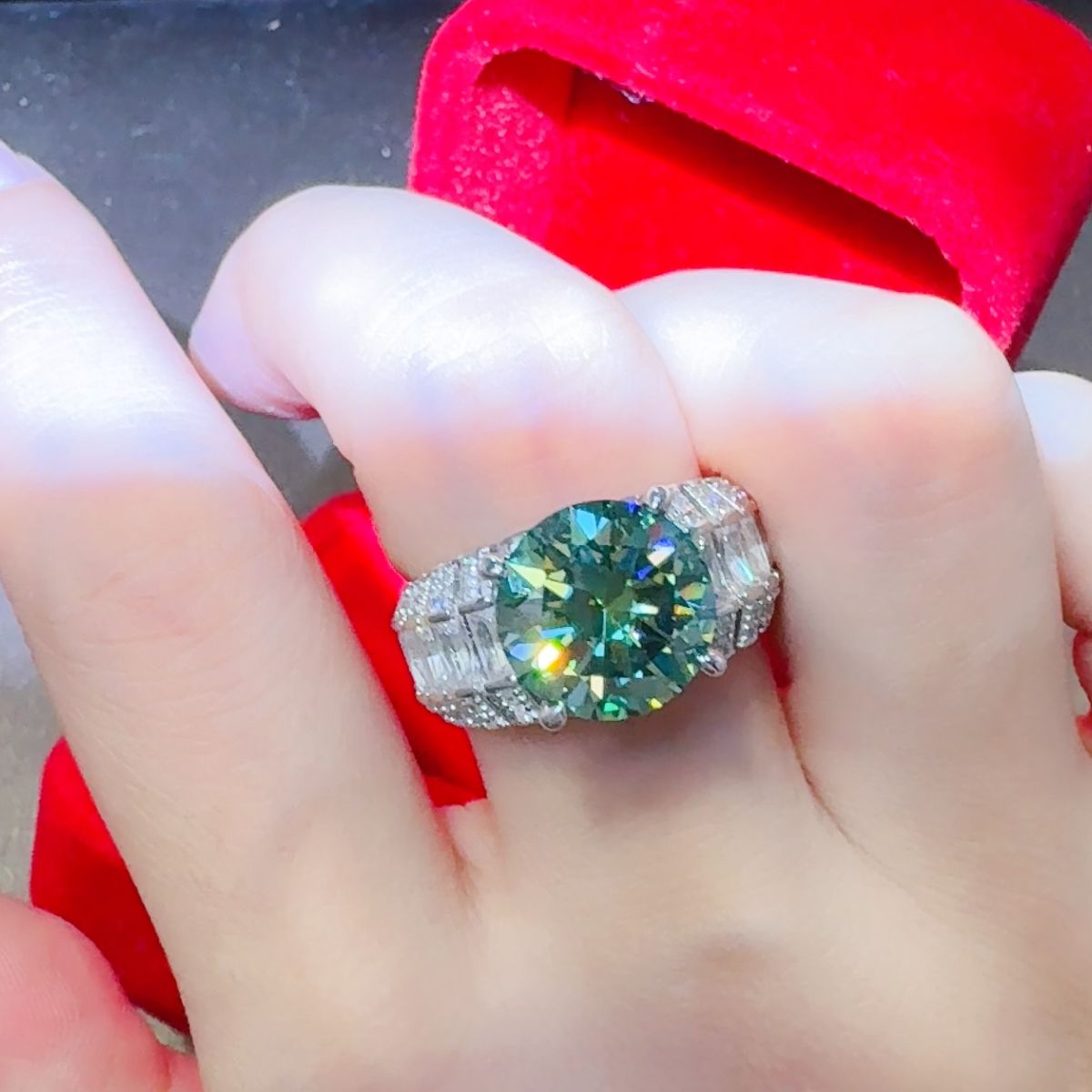 5 Carat Moissanite Ring in 925 Sterling Silver - Shopthatapp.ca