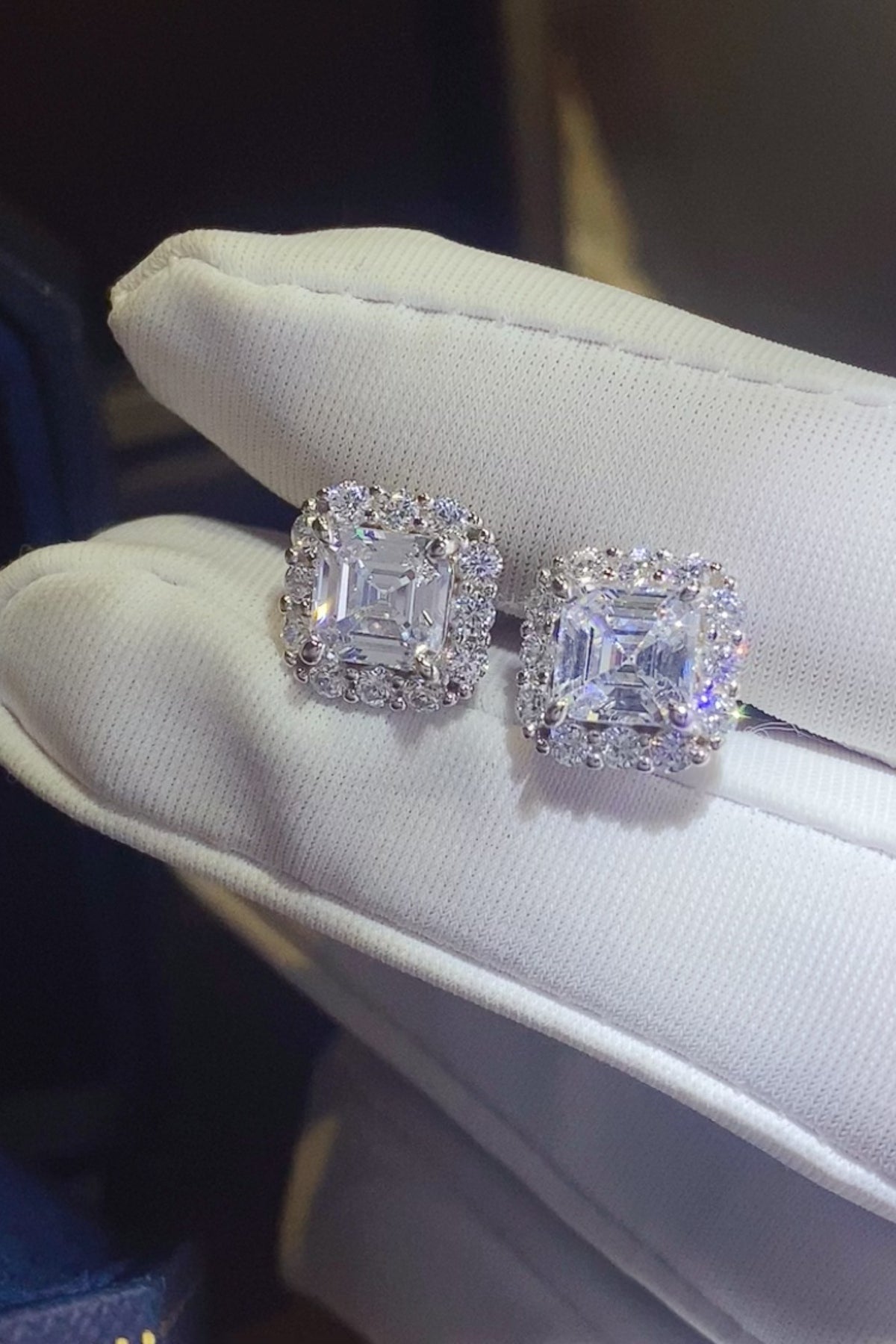 2 Carat Moissanite Stud Earrings in 925 Sterling Silver for Timeless Elegance - Shopthatapp.ca