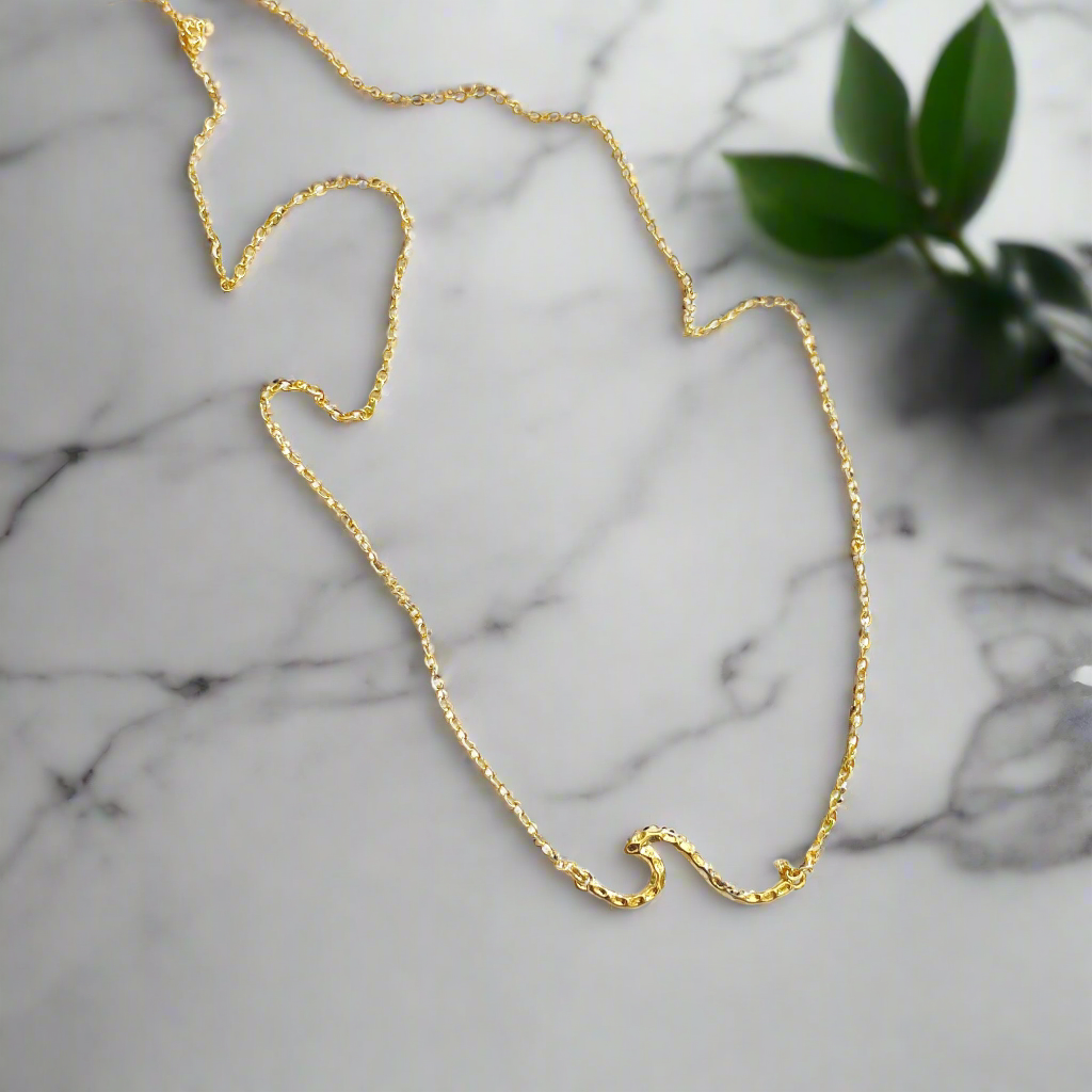 Chainlink Necklace Gold Plate with Wave Pendant - Shopthatapp.ca