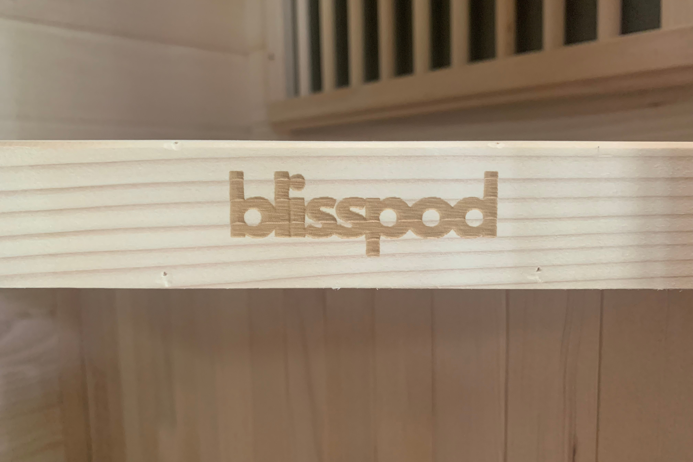Blisspod | Vienna | Far Infrared Sauna | Canadian Hemlock Very Low EMF | 72.8"H x 35.4"W x 25.6"D | 1 Person - Www.Shopthatapp.ca