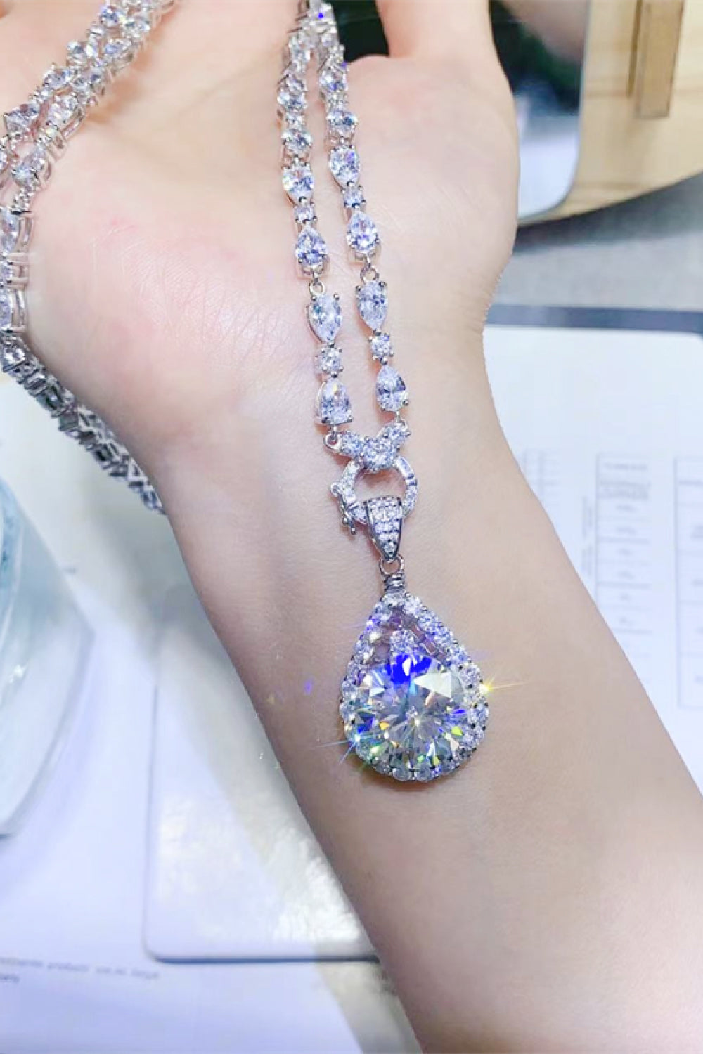 10 Carat Moissanite Pendant Necklace in Platinum-Plated Teardrop Design - Shopthatapp.ca
