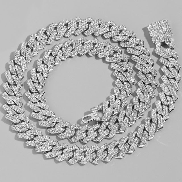 Elevate Your Style with Our Luxury Gold Cuban Link Bracelet