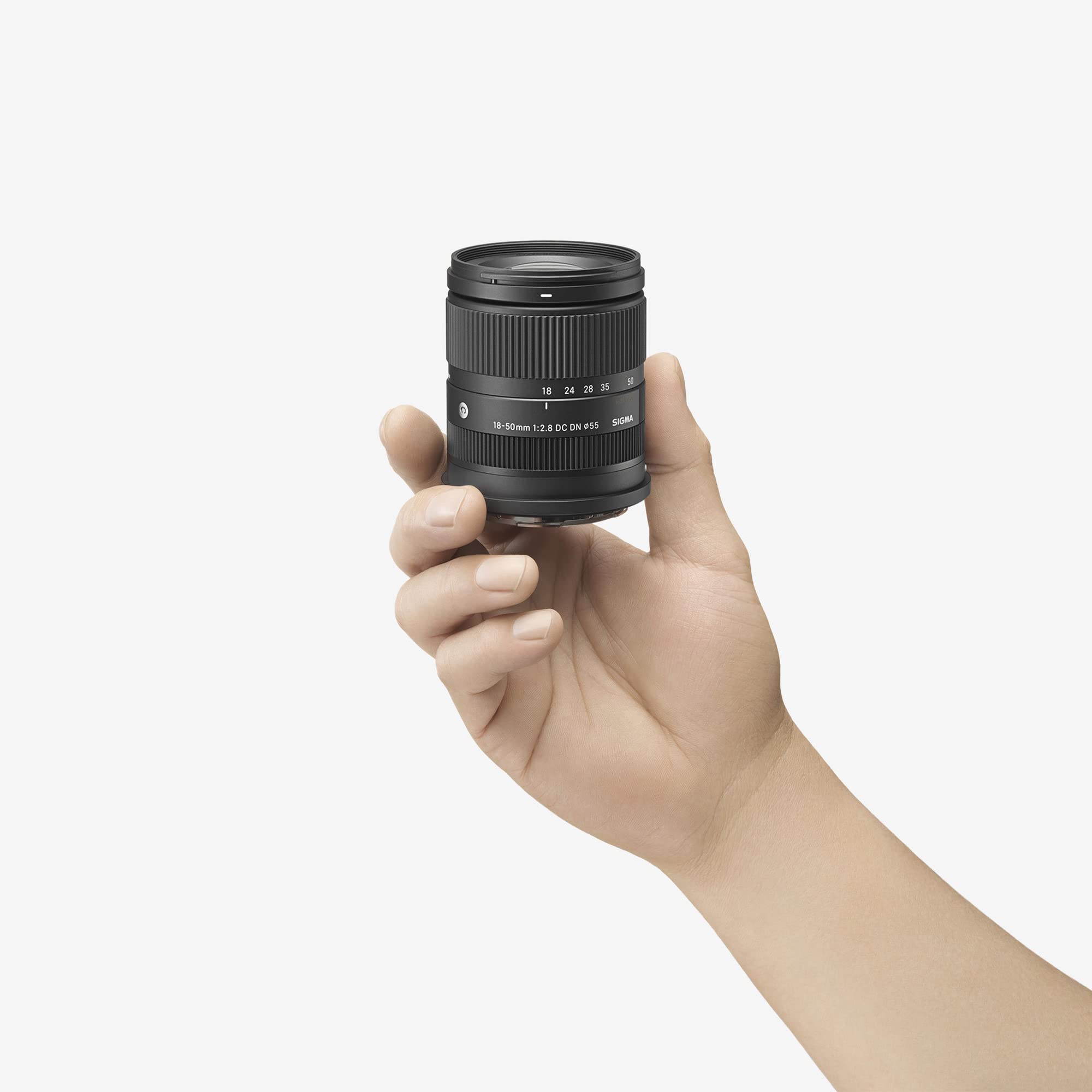 18-50mm F2.8 Lens for Sony E - DC DN Contemporary Black - Shopthatapp.ca