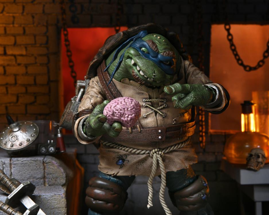 Universal Monsters x Teenage Mutant Ninja Turtles Ultimate Leonardo as The Hunchback - Www.Shopthatapp.ca