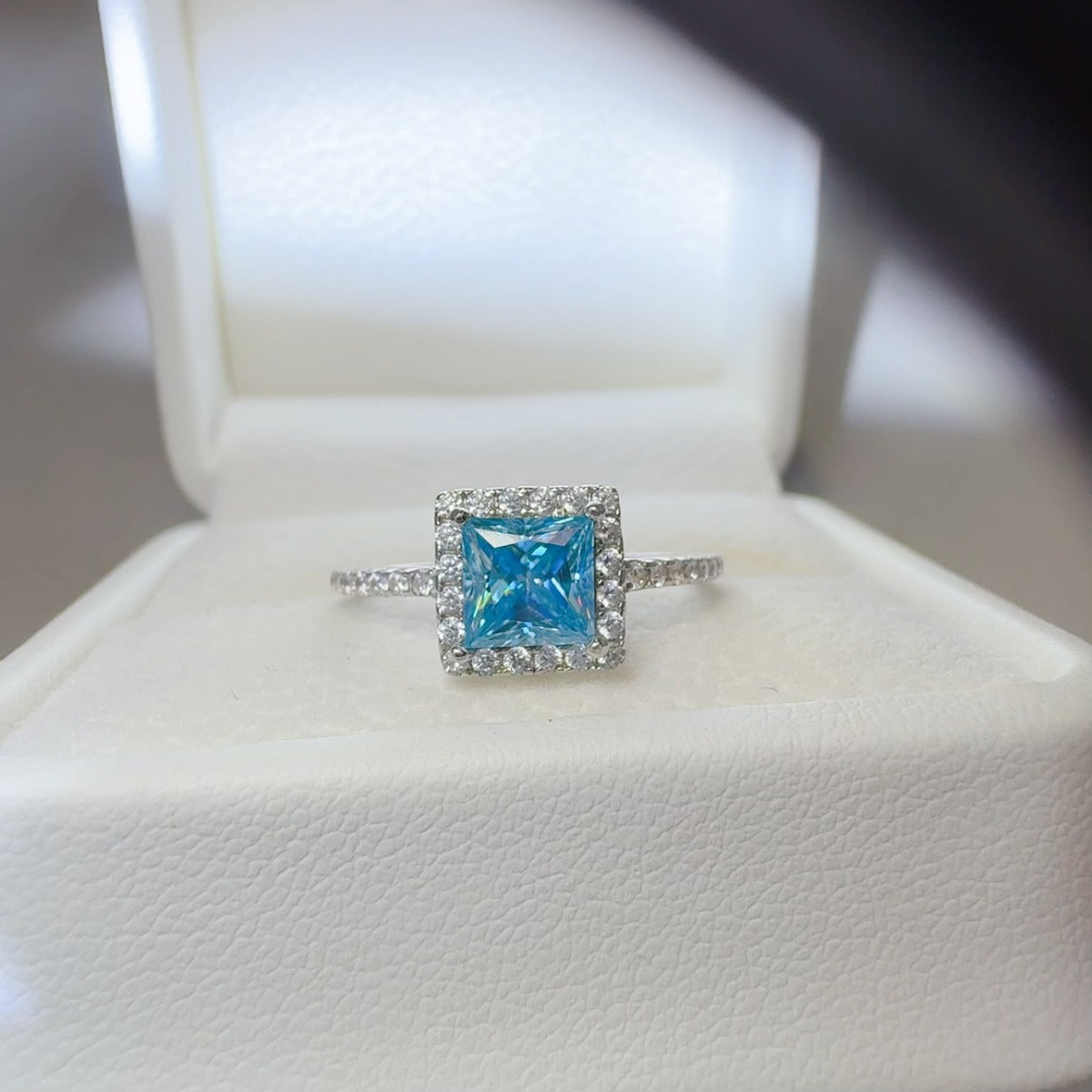 2 Carat Moissanite Ring in 925 Sterling Silver Square Shape - Shopthatapp.ca