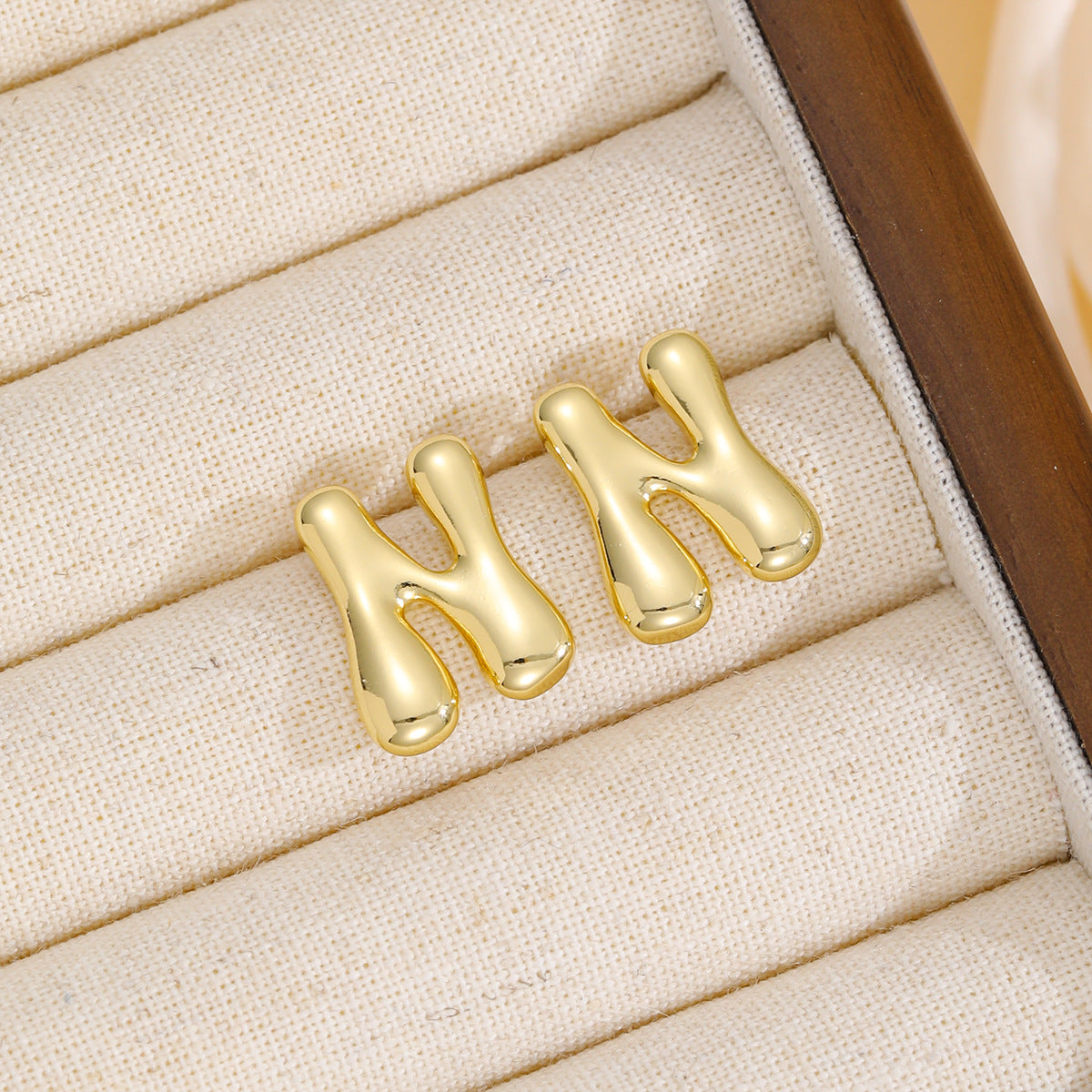 18K Gold Bubble Letter Earrings - Chic & Personalized Stud Style - Shopthatapp.ca