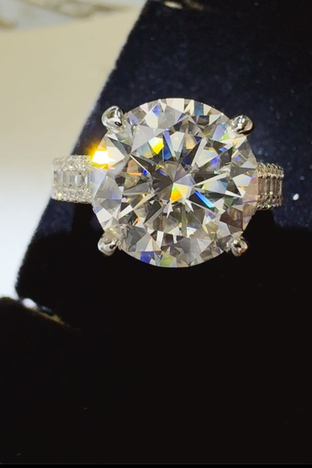 5 Carat Moissanite Ring in 925 Sterling Silver - Shopthatapp.ca