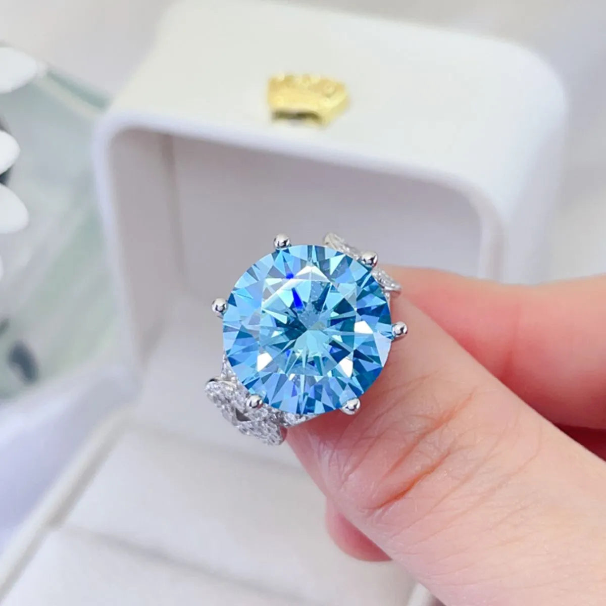 10 Carat Moissanite Ring in 925 Sterling Silver - Shopthatapp.ca