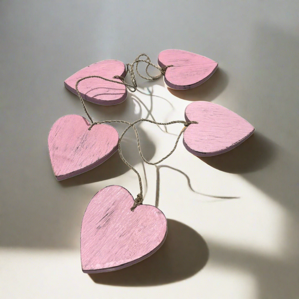 Hanging Wooden Heart String - Set of 5 Beautiful Wooden Hearts - Shopthatapp.ca