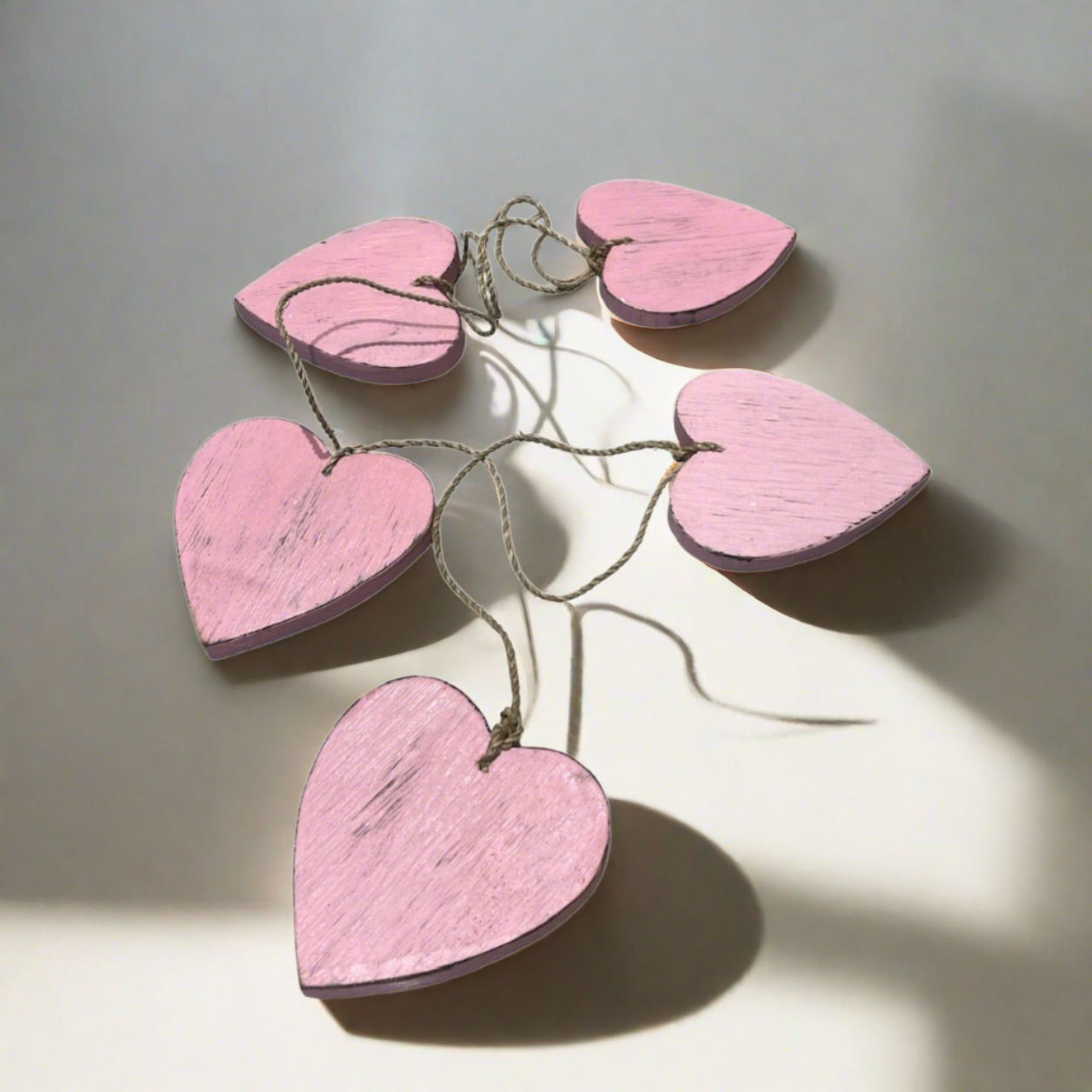 Hanging Wooden Heart String - Set of 5 Beautiful Wooden Hearts - Shopthatapp.ca